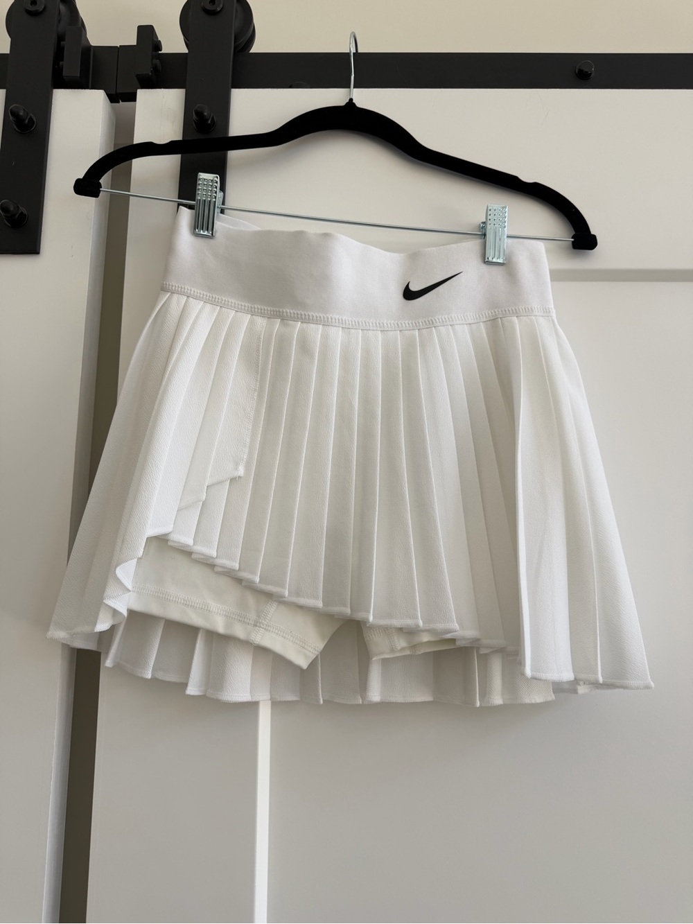 NWT Nike Women’s White Pleated Tennis Skort